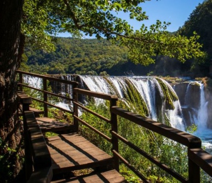BIHAĆ, NP UNA I JAPODSKI OTOCI