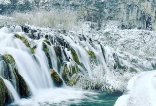 ZIMA NA PLITVIČKIM JEZERIMA